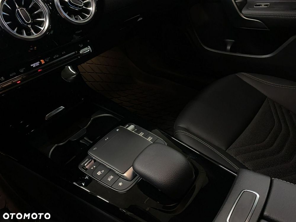 Mercedes-Benz CLA - 22