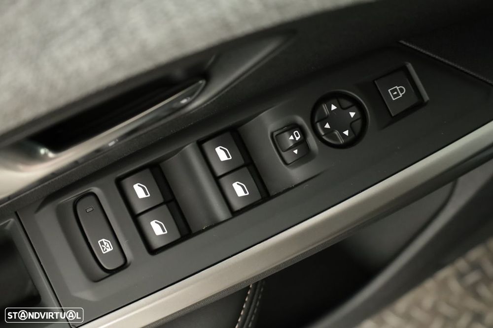 Peugeot 3008 1.2 Hybrid Allure e-DCS6 - 22