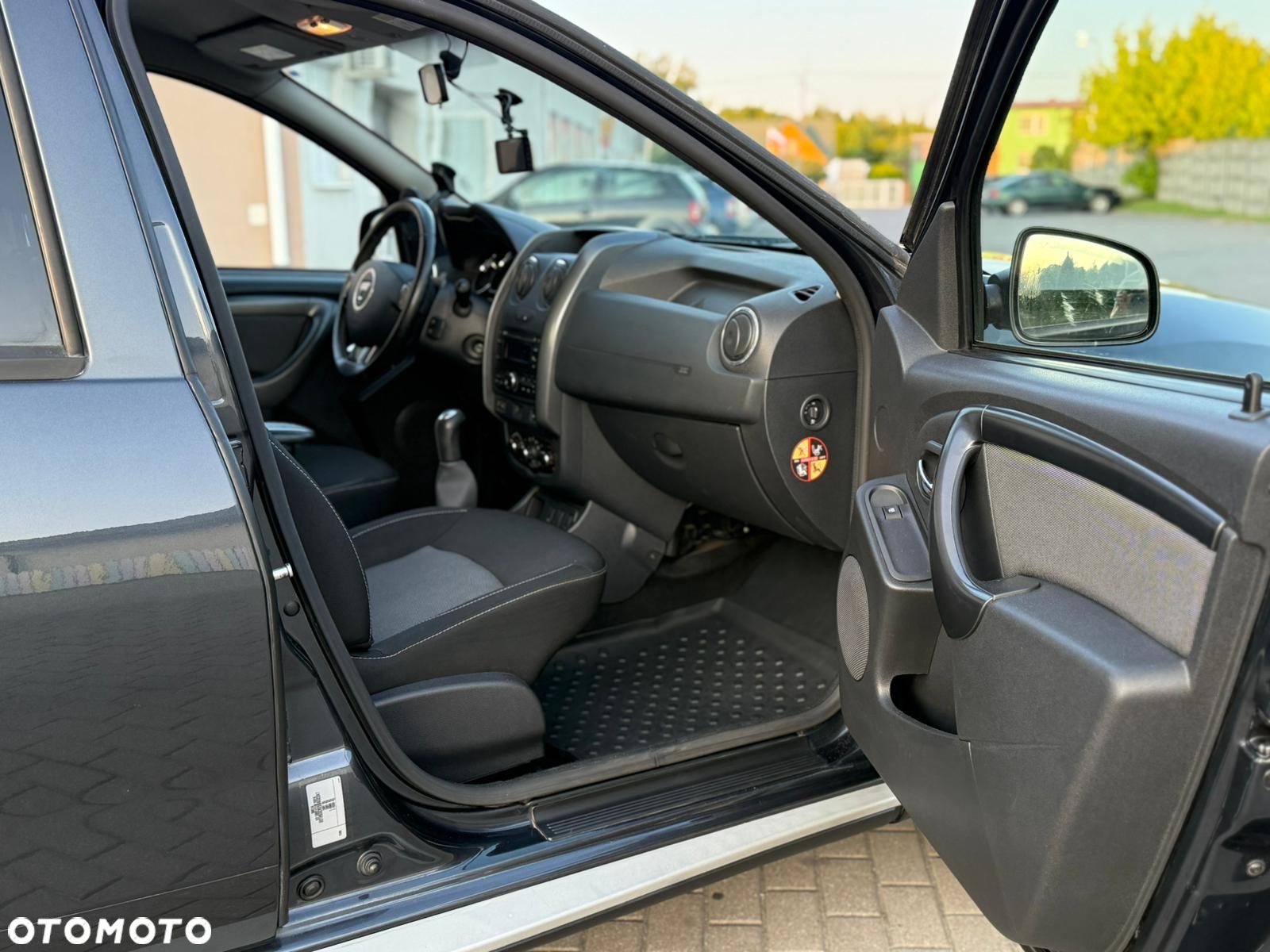 Dacia Duster 1.6 SCe Urban Explorer S&S - 8