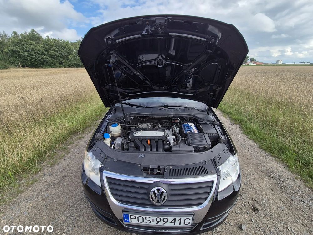 Volkswagen Passat 2.0 FSI Comfortline - 4