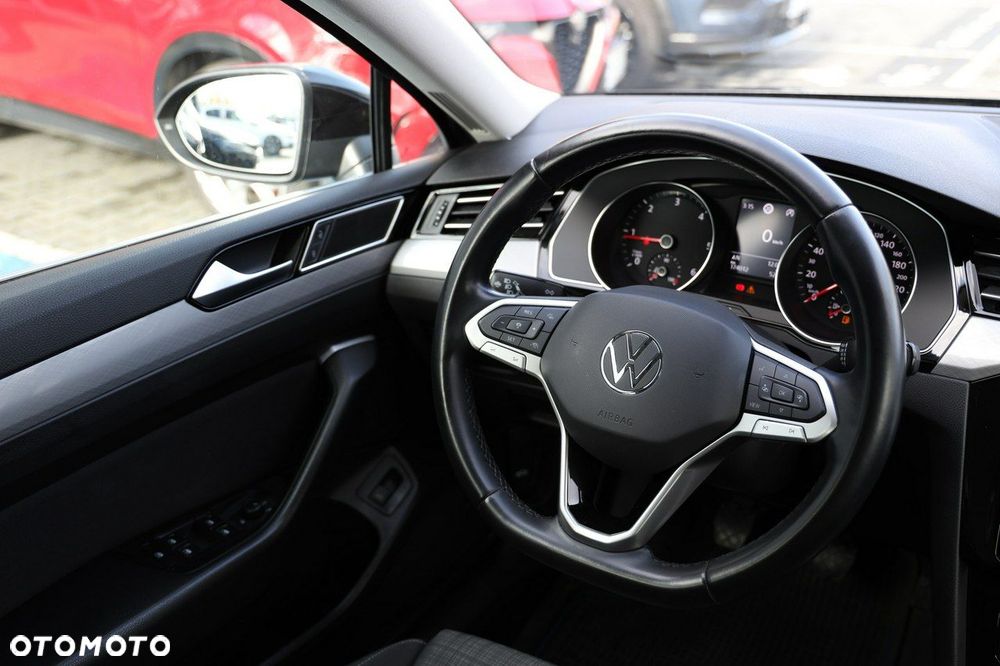 Volkswagen Passat - 26