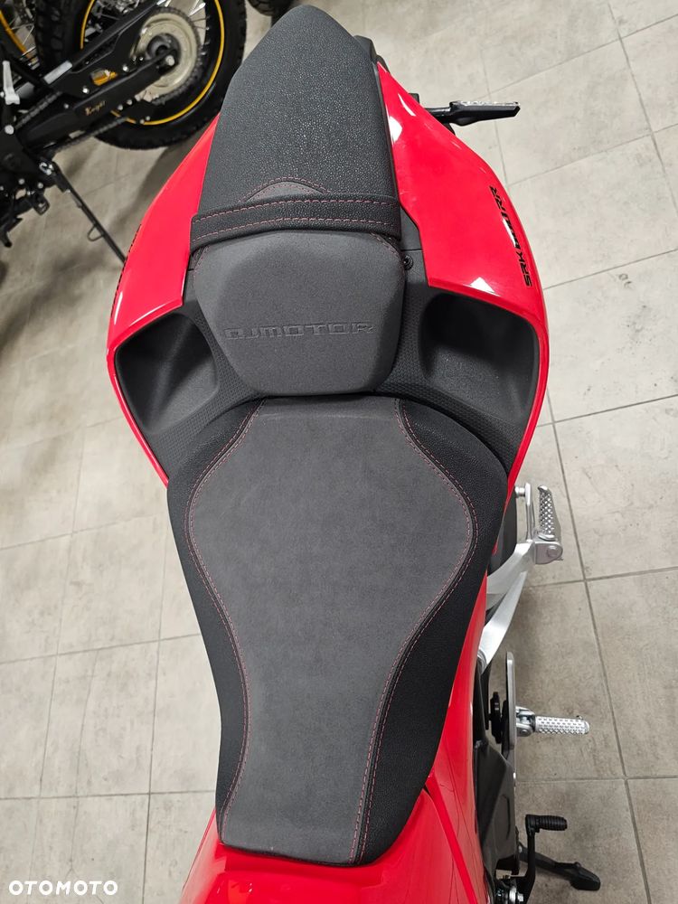 QJMOTOR SRK 800RR - 20