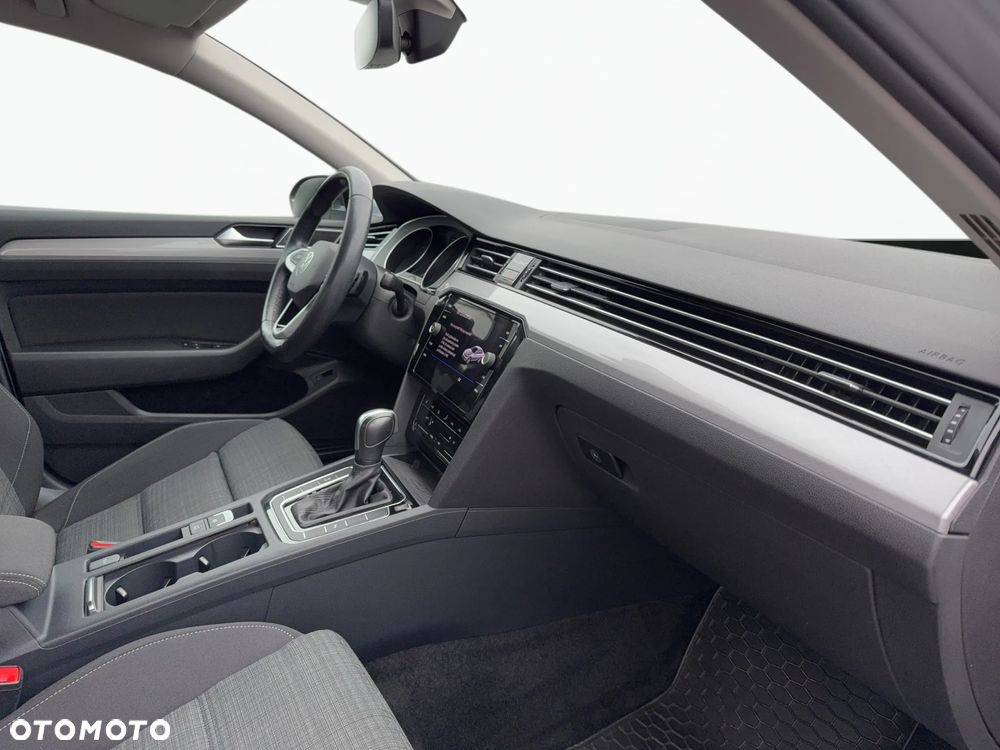 Volkswagen Passat 2.0 TSI Business DSG - 9