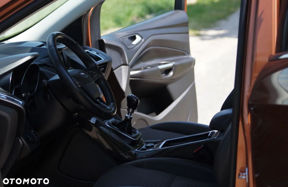 Ford Kuga - 30