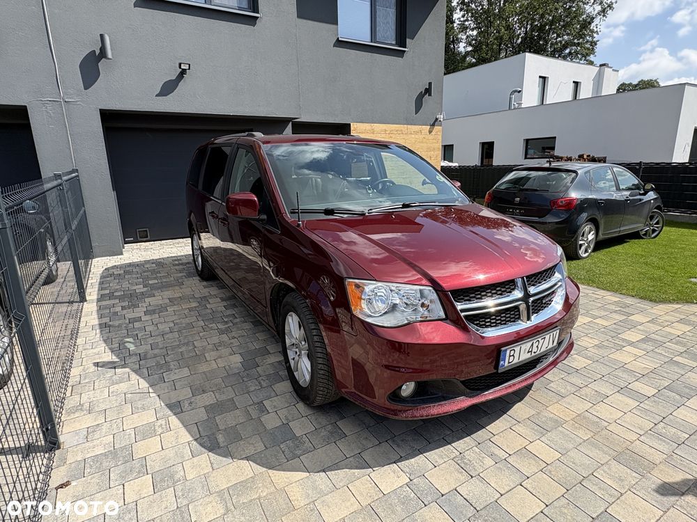 Dodge Grand Caravan - 2