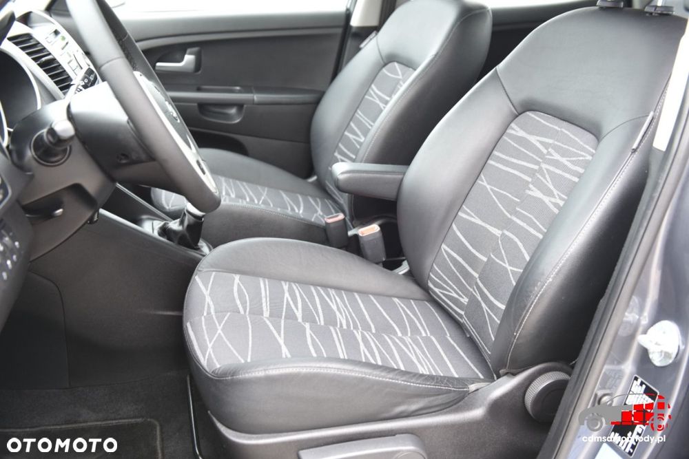 Kia Venga - 17