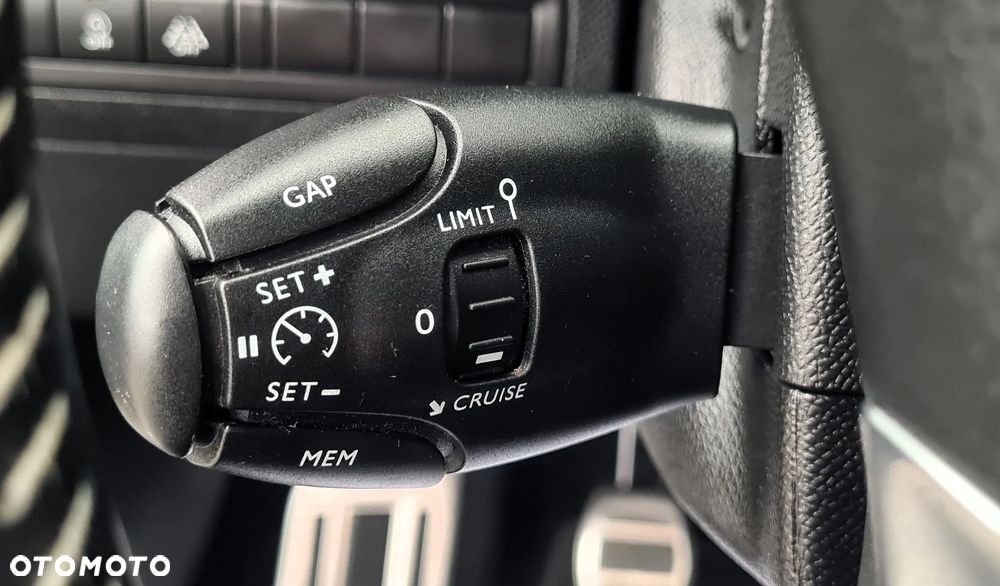 Peugeot 308 BlueHDi 130 Stop & Start Allure Business-Paket - 35