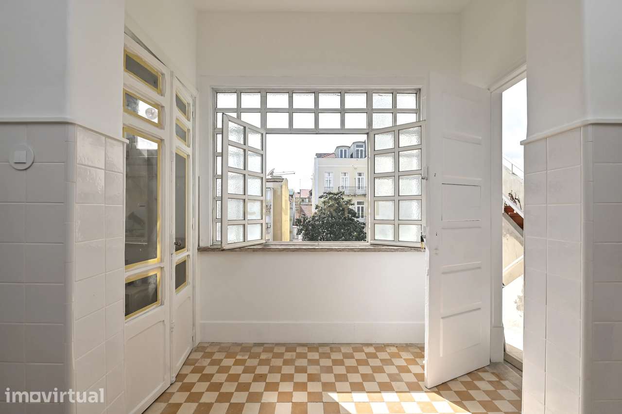 T4+1 totalmente remodelado nos Anjos/ Lisboa - Grande imagem: 3/23