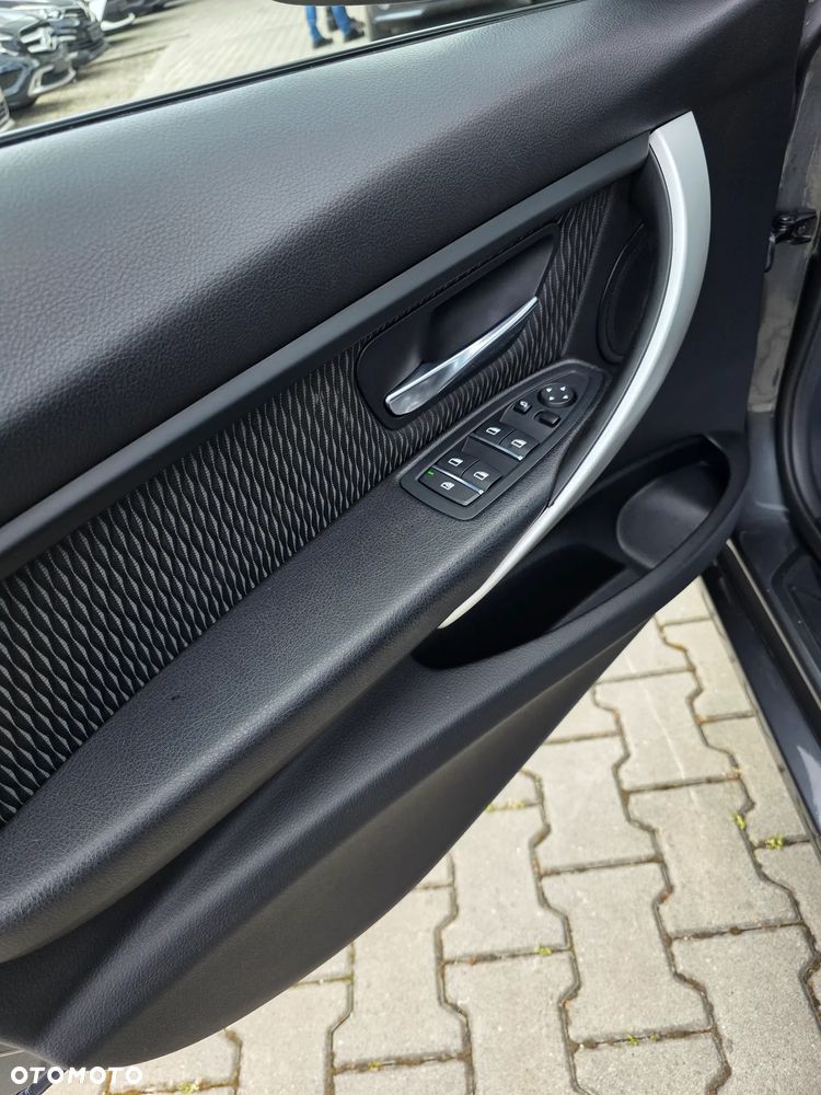 BMW Seria 3 - 31