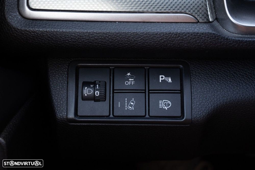 Honda Civic 1.0 i-VTEC Elegance Navi - 24