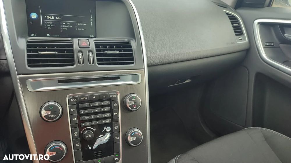 Volvo XC 60 D3 Momentum - 11