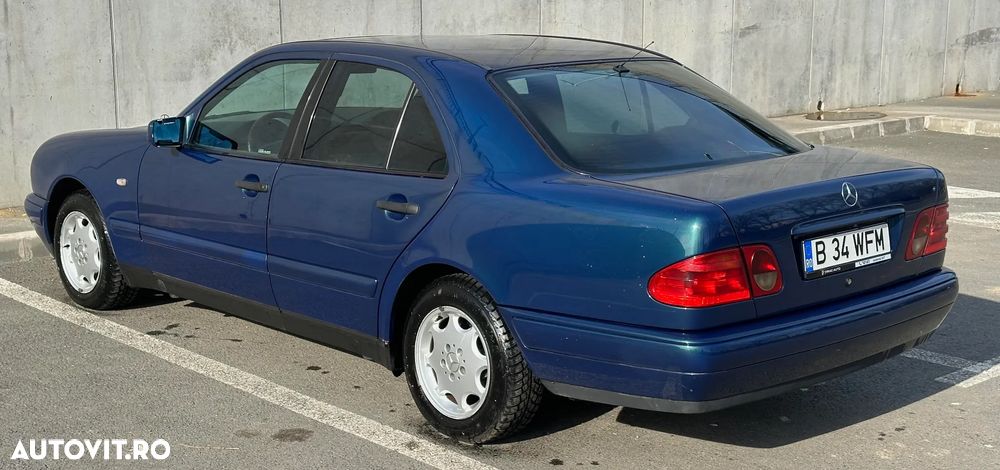 Mercedes-Benz E 200 CDI Elegance - 4