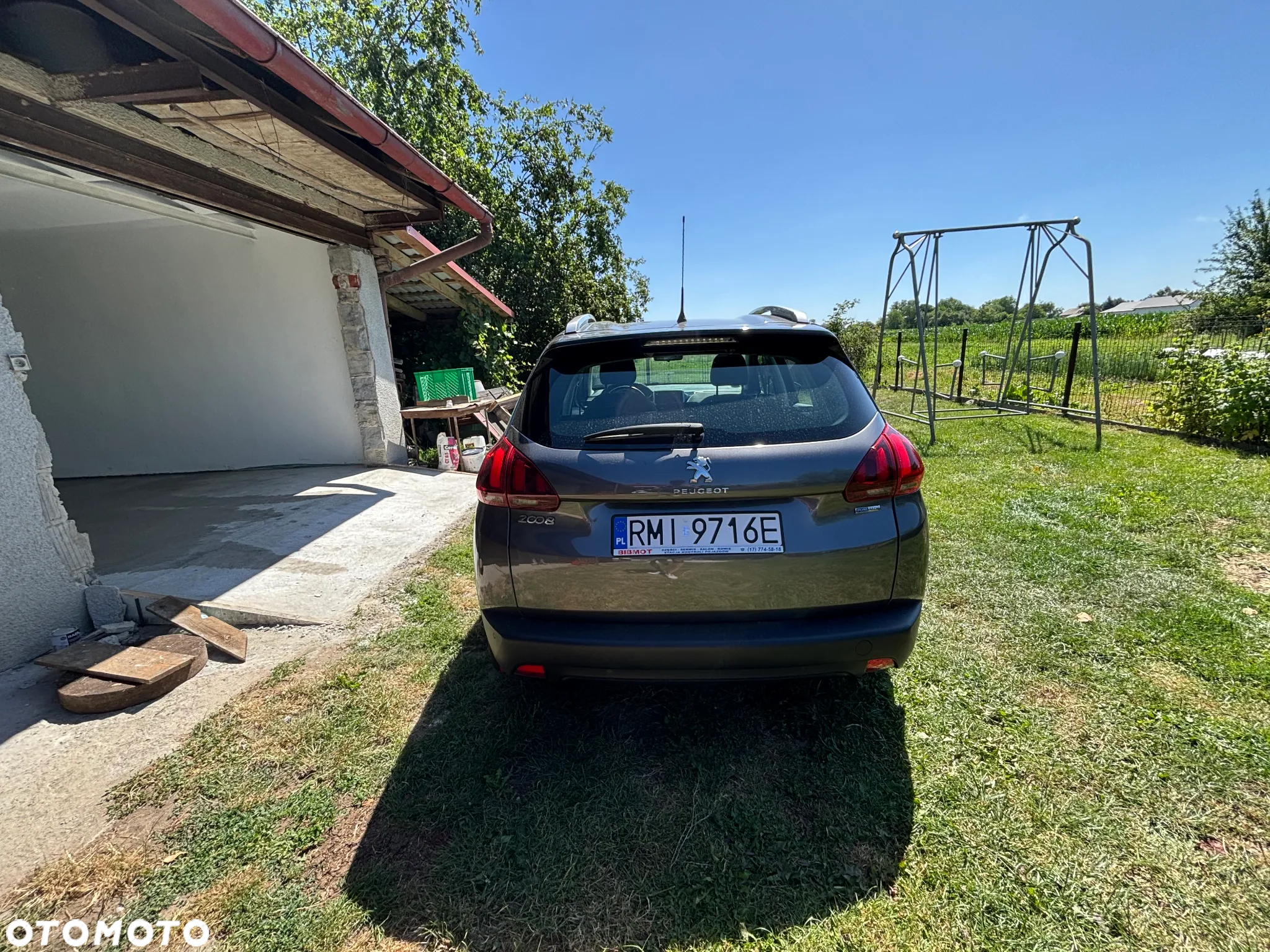 Peugeot 2008 - 8