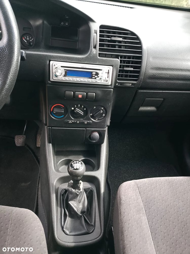 Opel Zafira 1.6 16V Comfort - 11