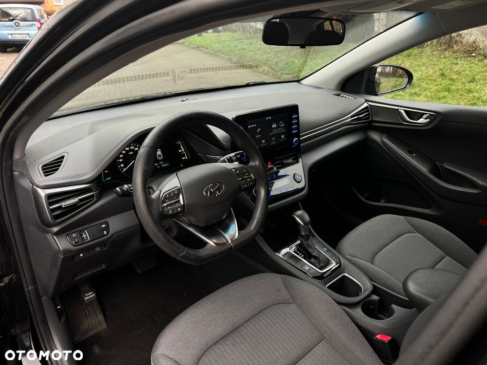 Hyundai IONIQ Hybrid Business - 13