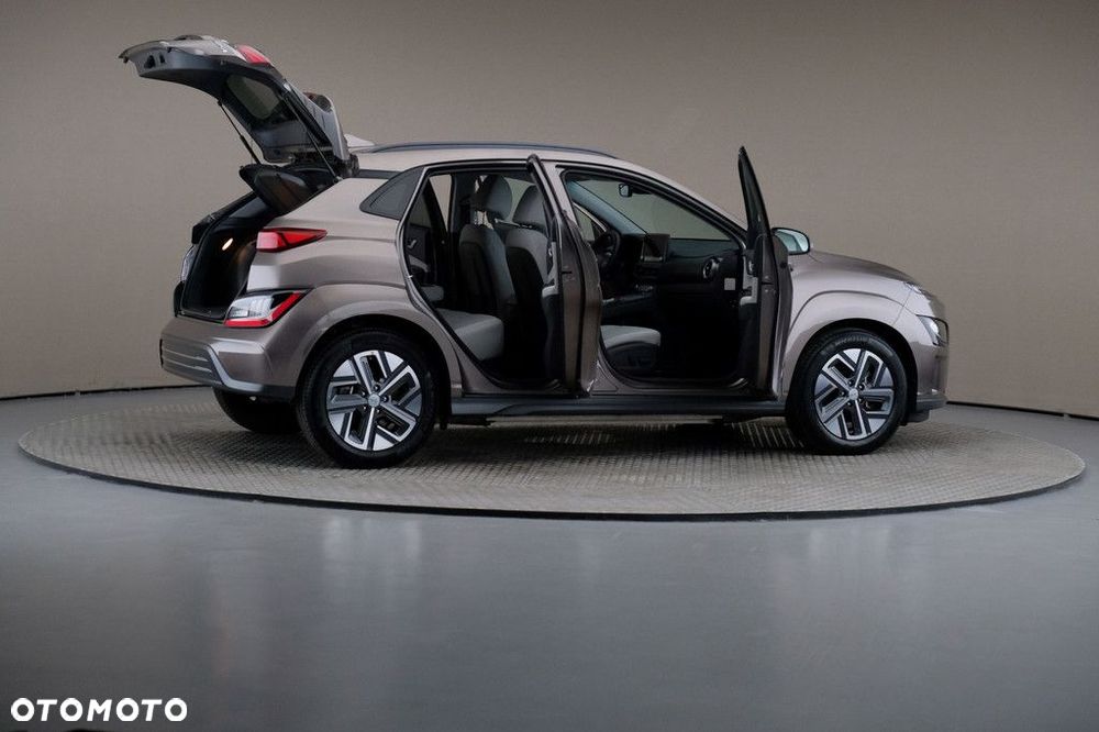 Hyundai Kona 64kWh Executive - 6