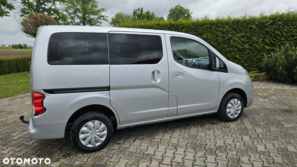 Nissan NV 200 Evalia - 6