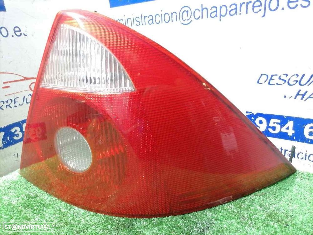 FAROLIM TRASEIRO DIREITO FORD MONDEO III SEDAN 2005 - - 4