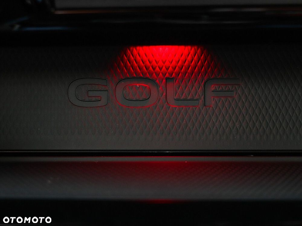 Volkswagen Golf - 33