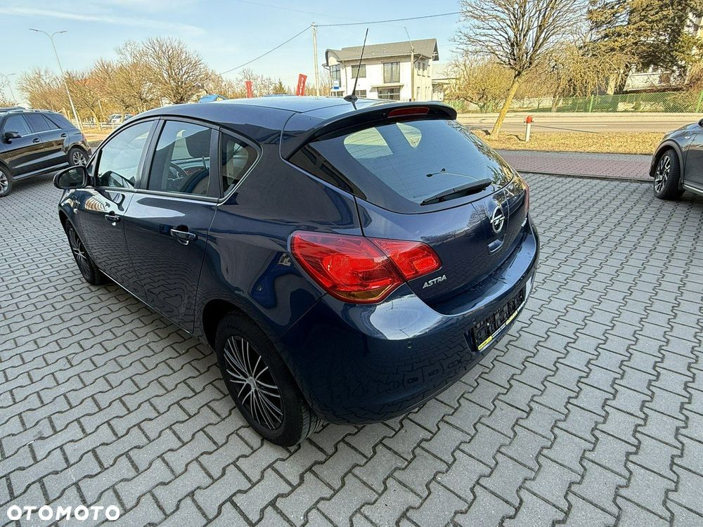 Opel Astra - 2