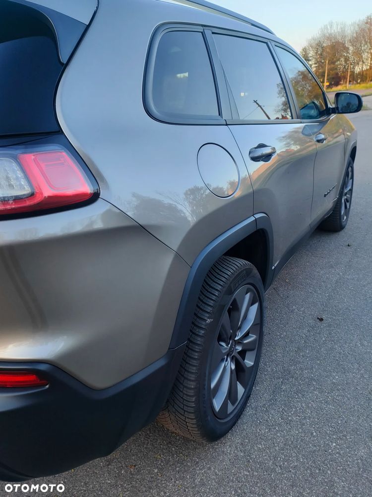 Jeep Cherokee - 26