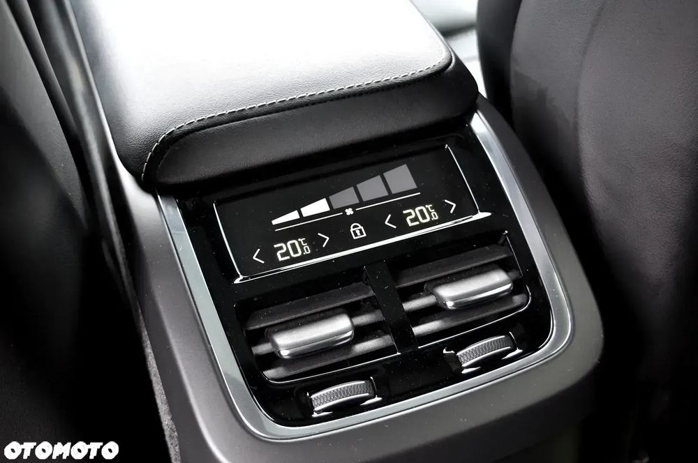 Volvo XC 60 B4 B Geartronic RDesign - 32