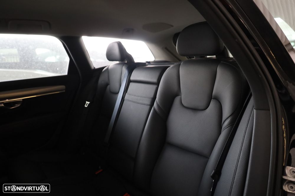 Volvo V90 2.0 D4 Momentum Geartronic - 9