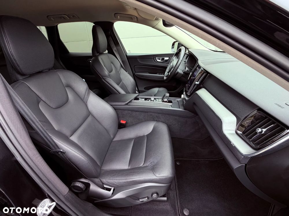 Volvo XC 60 B4 D Geartronic Momentum - 29