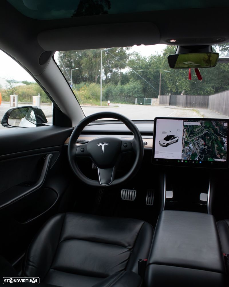 Tesla Model 3 Performance Dual Motor AWD - 24