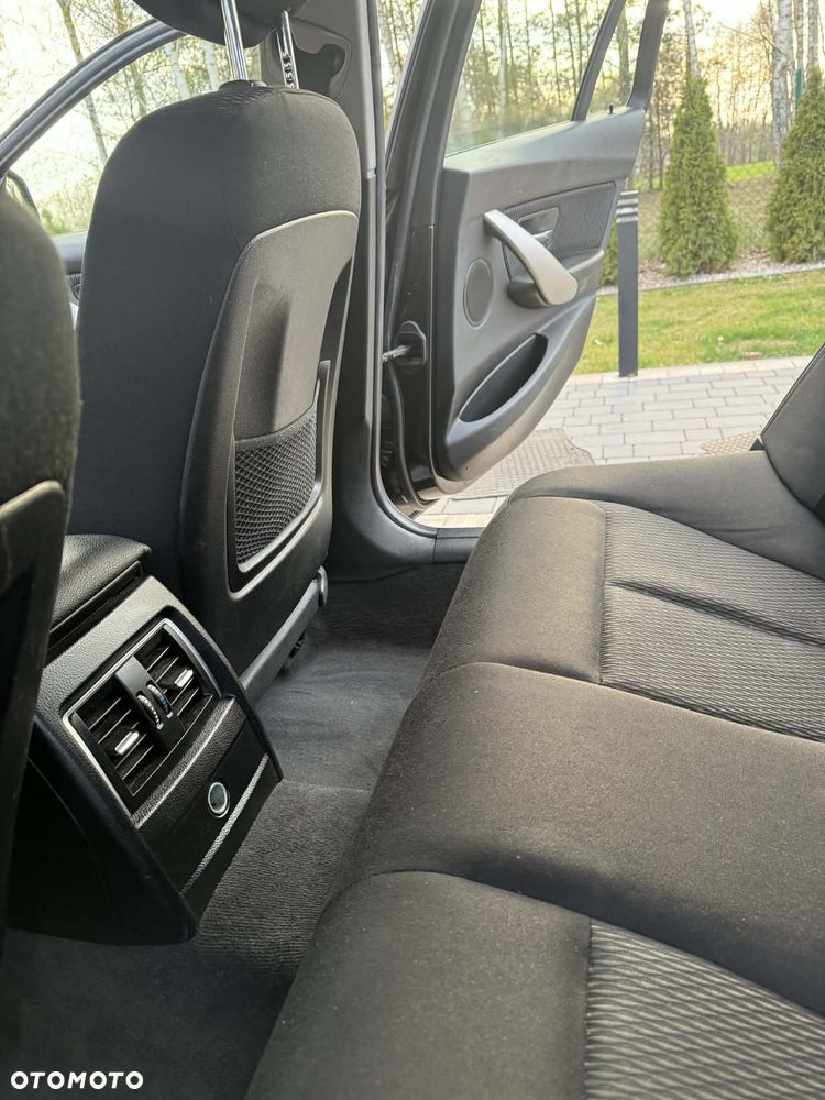 BMW Seria 3 318d - 6