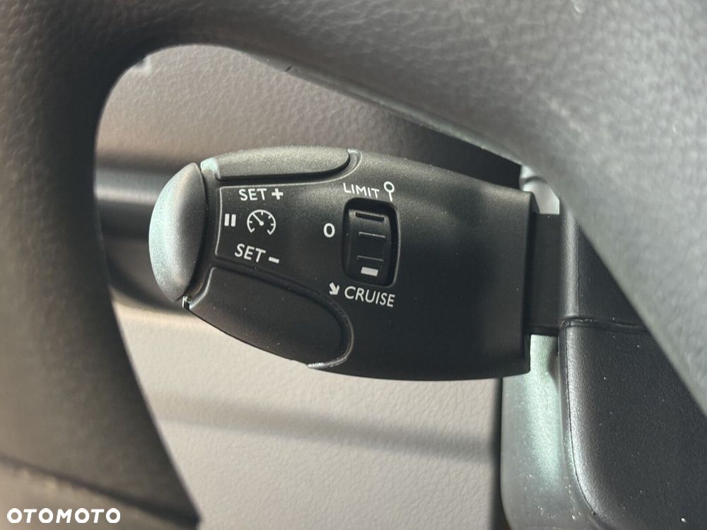 Opel Vivaro - 26