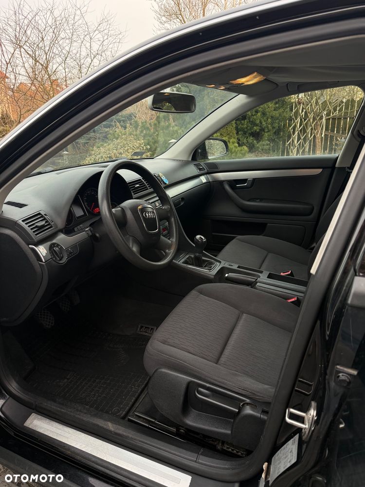 Audi A4 Limousine - 5