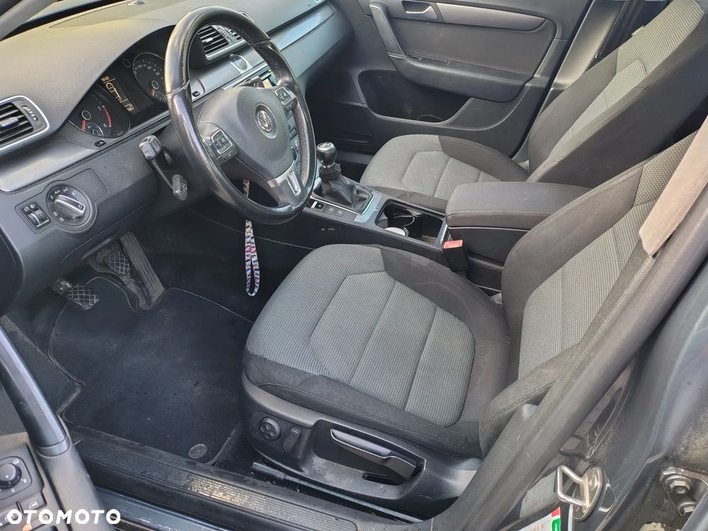 Volkswagen Passat - 9