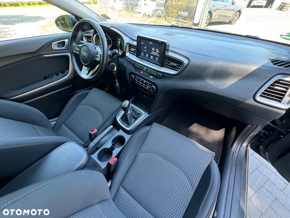 Kia Ceed - 34