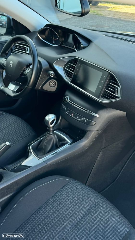 Peugeot 308 SW - 11