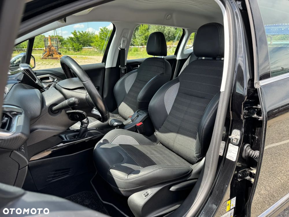 Peugeot 2008 1.2 Pure Tech GPF Allure S&S - 4