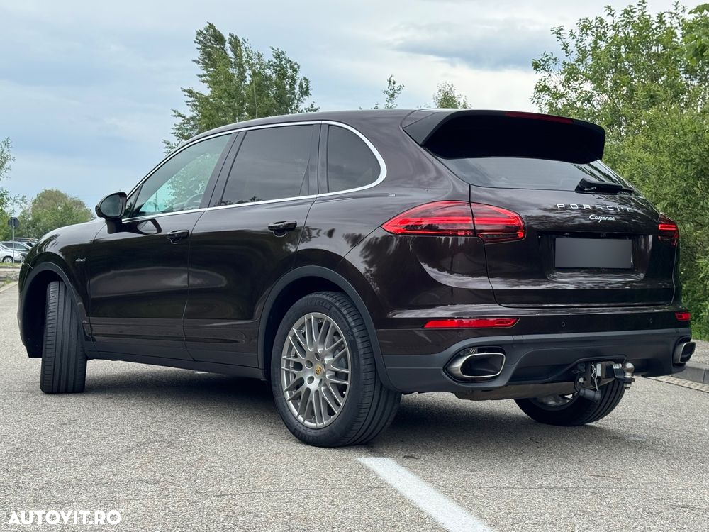 Porsche Cayenne 3.0 L - 2