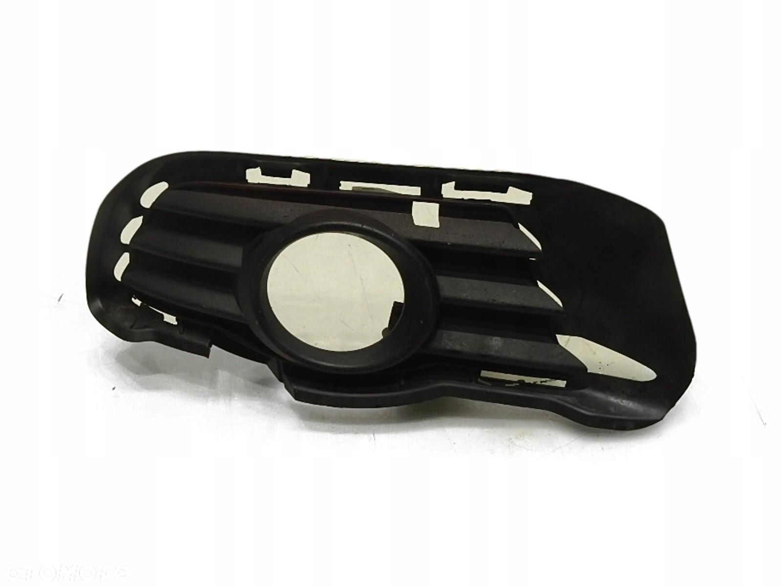 KRATKA ZDERZAKA PRAWY PRZÓD MERCEDES W204 A2048850223 - 1