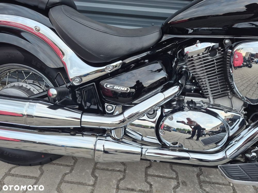 Suzuki Intruder - 8