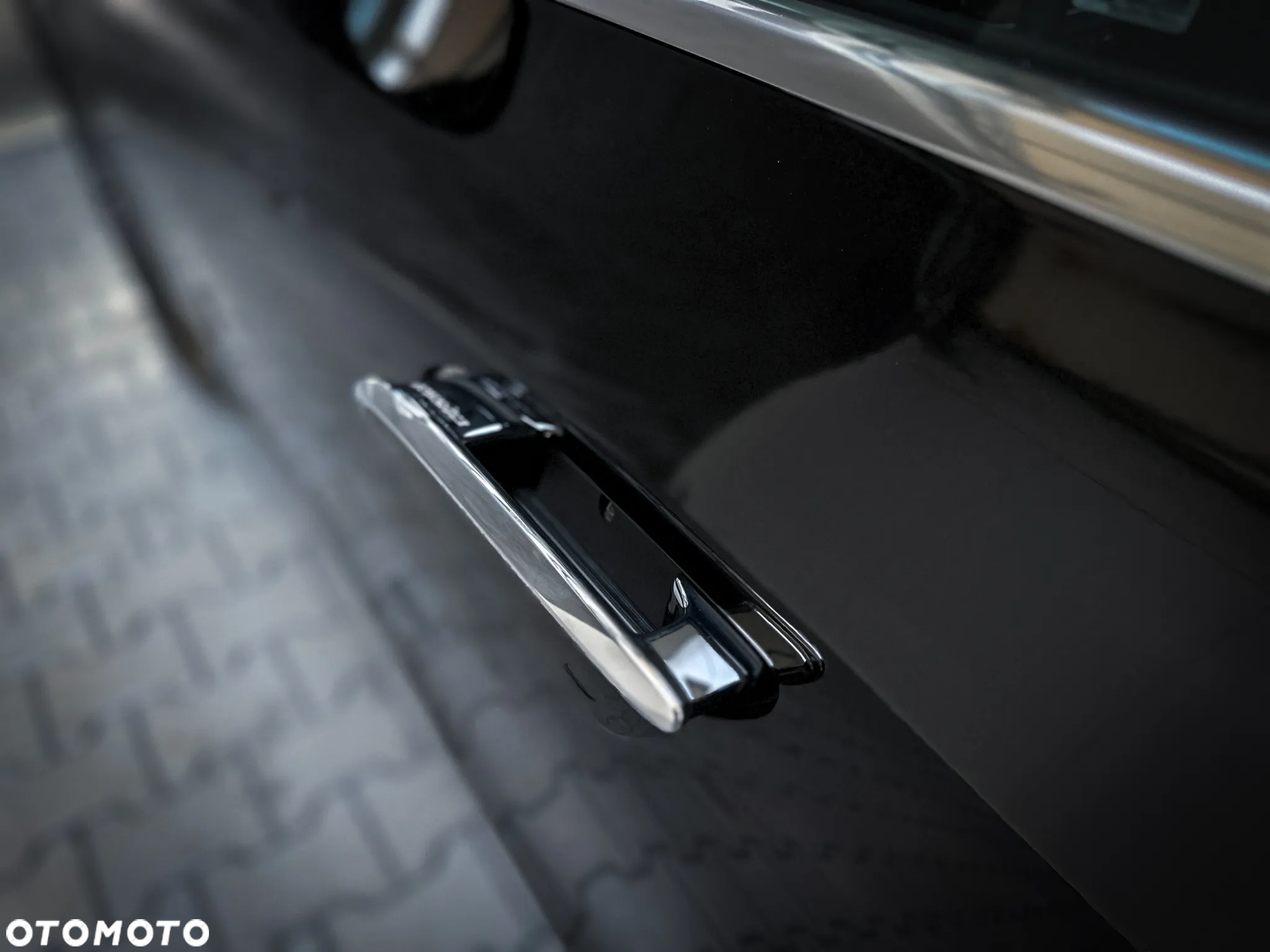 Mercedes-Benz Klasa E 200 T 4Matic 9G-TRONIC Edition AMG Line - 18