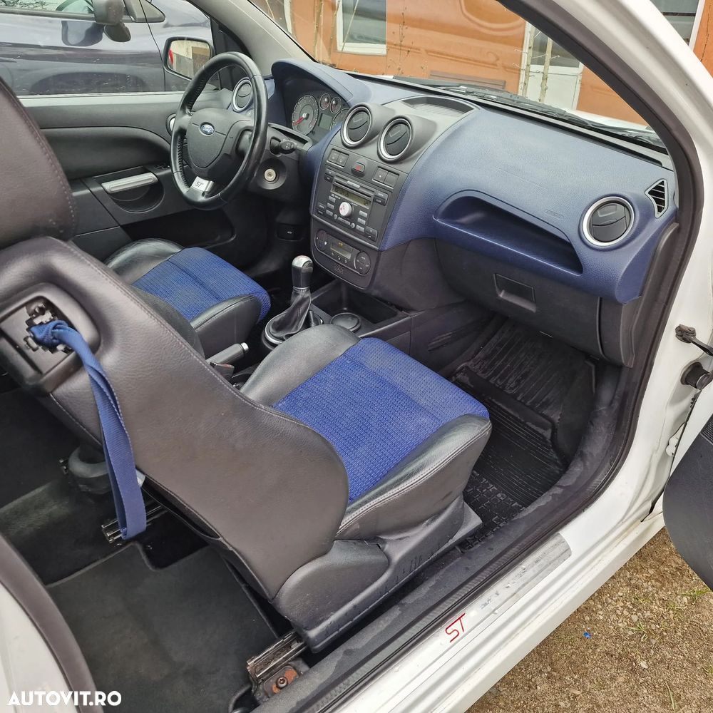 Ford Fiesta 2.0i ST - 1