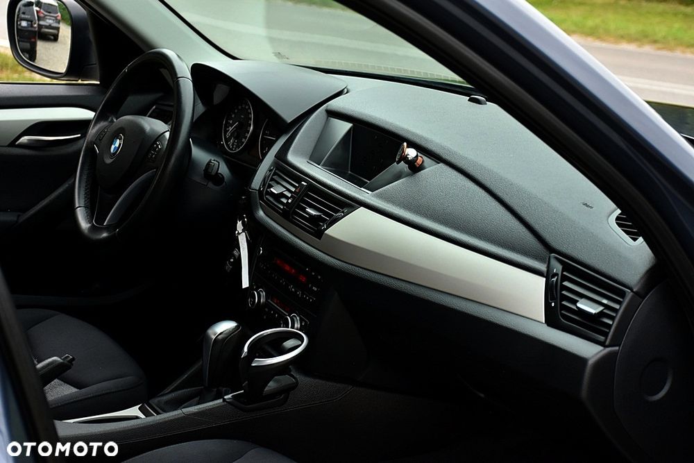 BMW X1 sDrive18d xLine - 17