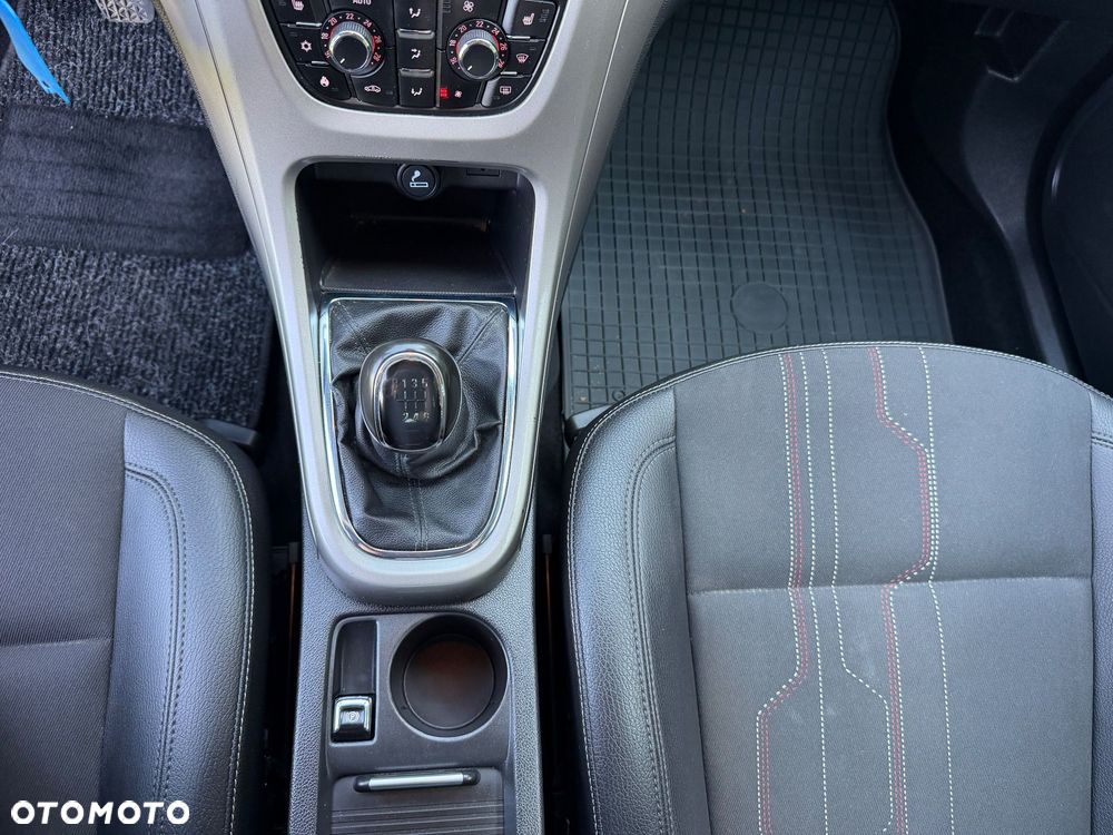 Opel Astra 1.4 Turbo 150 Jahre - 25