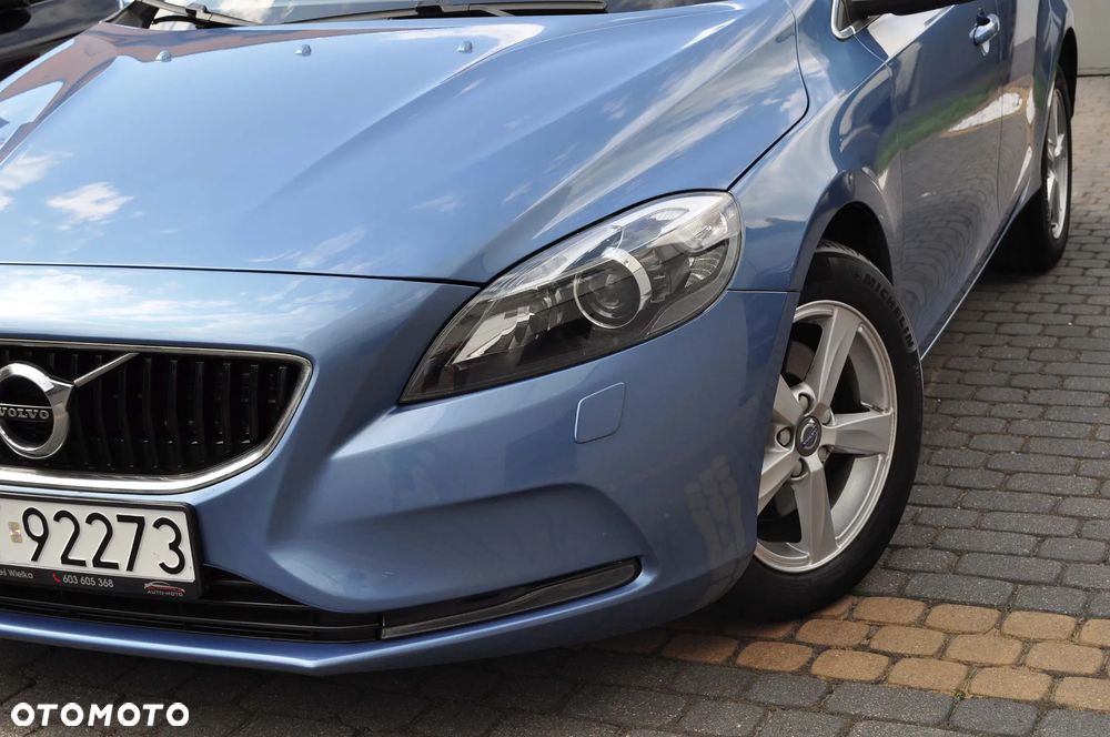 Volvo V40 T2 Momentum - 1
