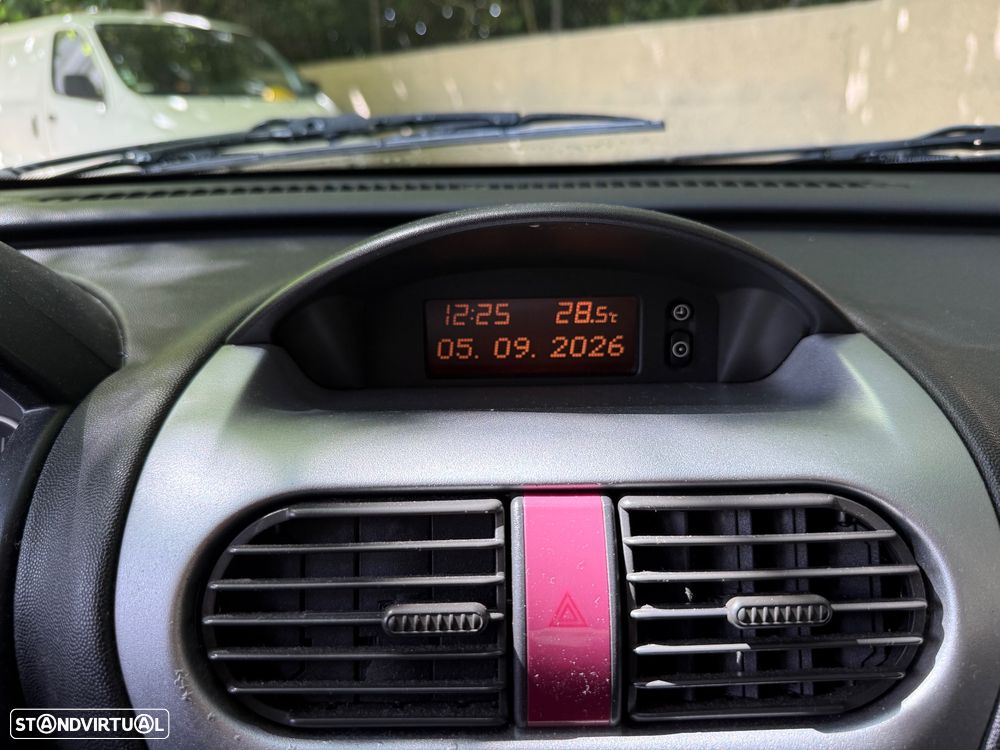 Opel Corsa 1.2 16V Cosmo - 12