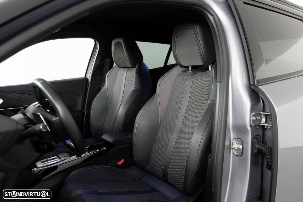 Peugeot 2008 1.2 PureTech GT EAT8 - 8