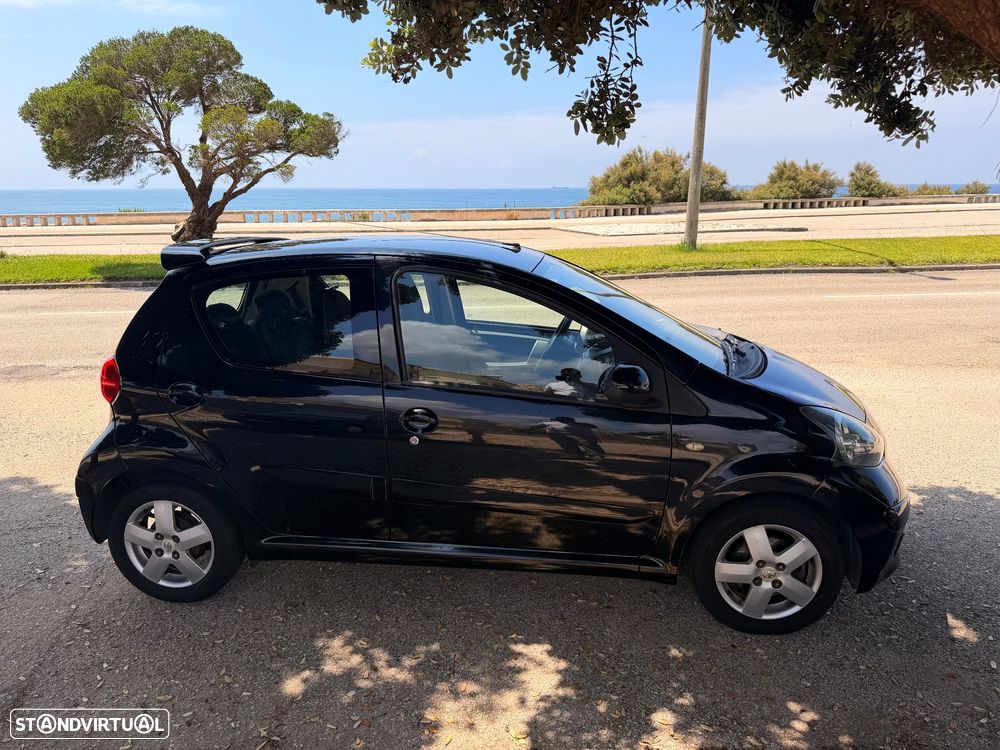 Toyota Aygo 1.0 + Sport Pack MMT - 6