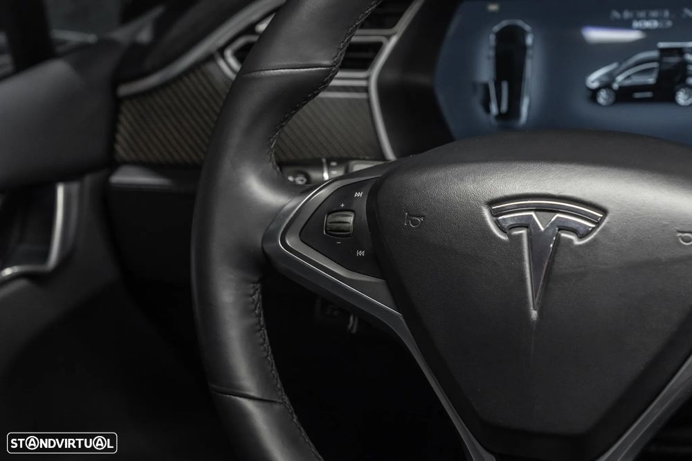 Tesla Model X 100D - 11