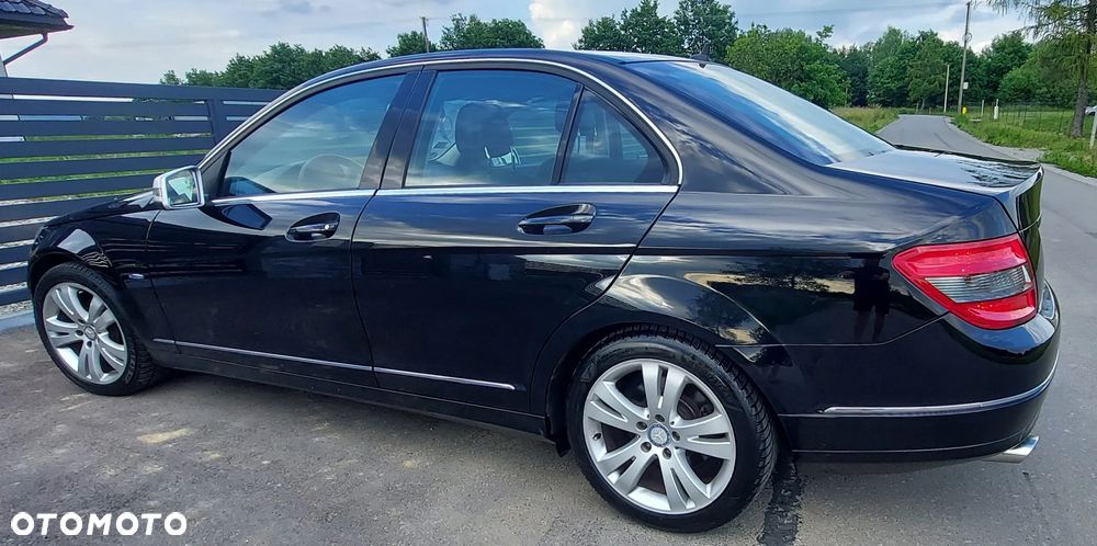 Mercedes-Benz Klasa C 200 CGI Automatik BlueEFFICIENCY Avantgarde - 19
