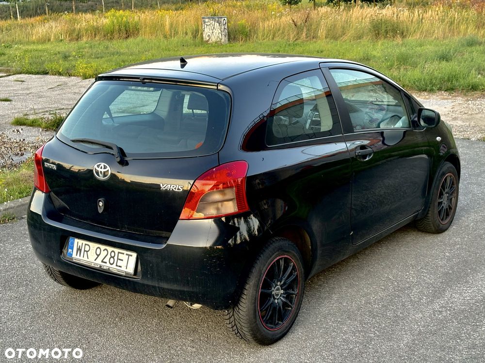 Toyota Yaris - 4